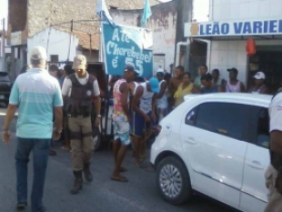 Carro usado em festa do tipo 'paredão' é apreendido no interior da